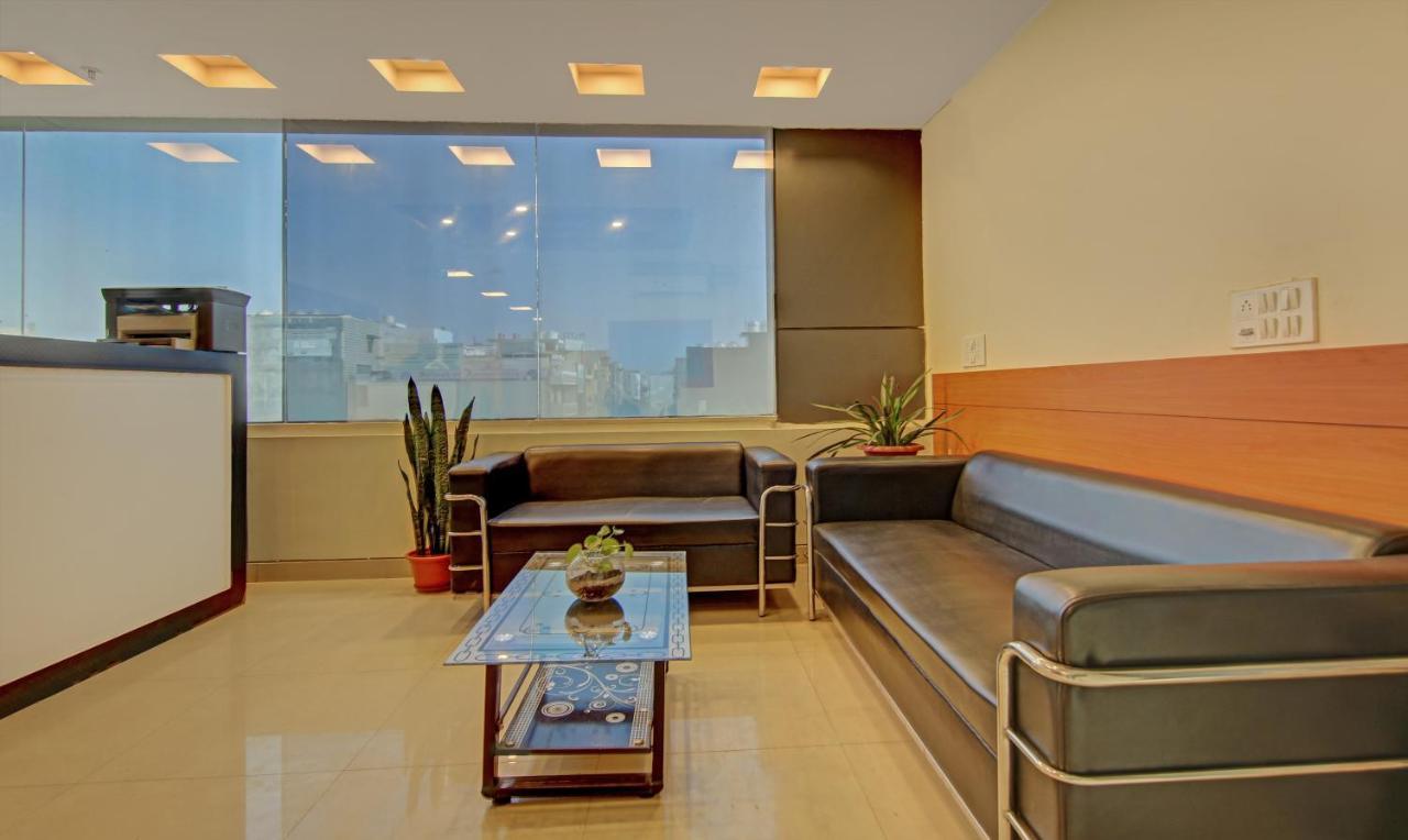 Treebo Tms Residency Hotel นิวเดลี ภายนอก รูปภาพ