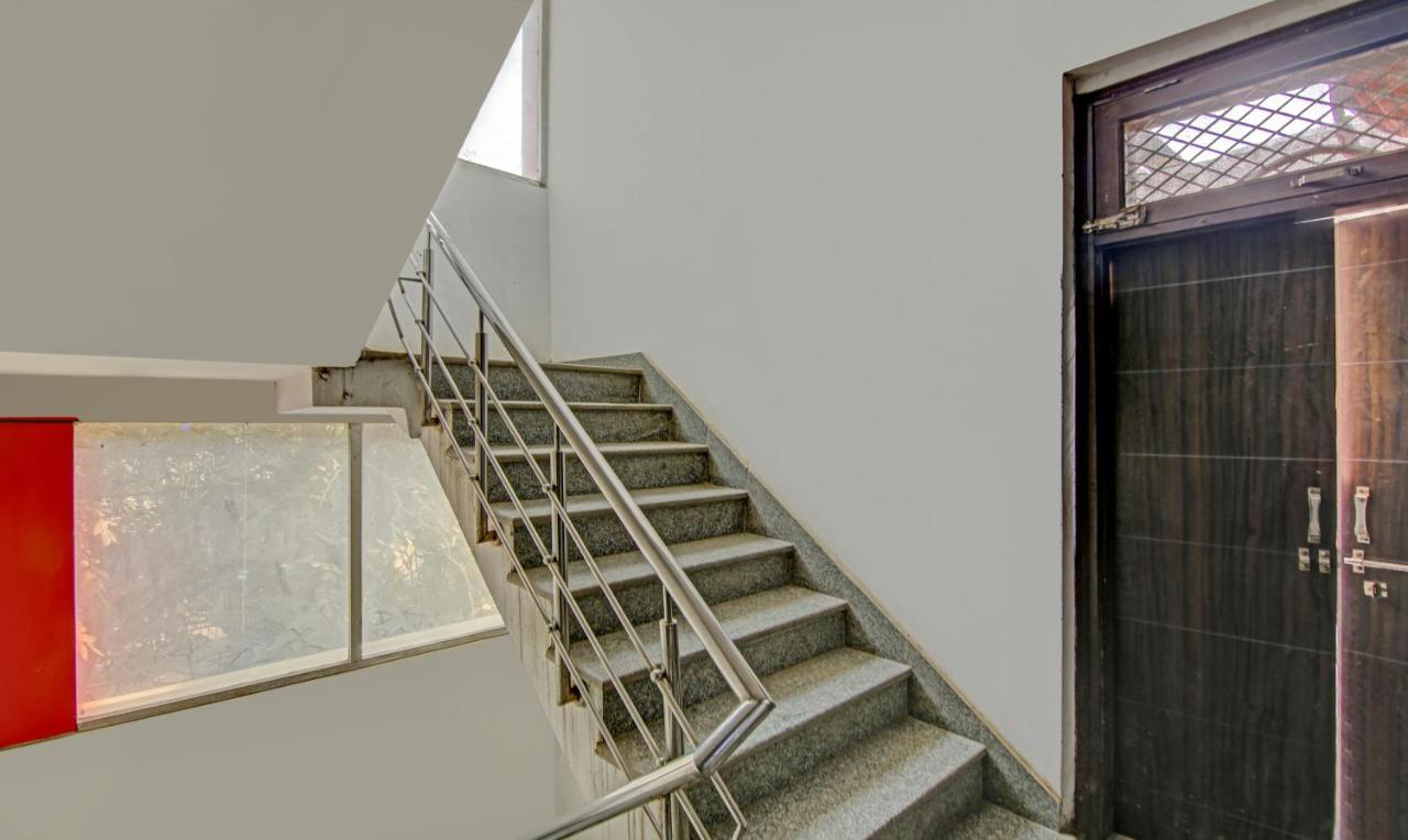 Treebo Tms Residency Hotel นิวเดลี ภายนอก รูปภาพ
