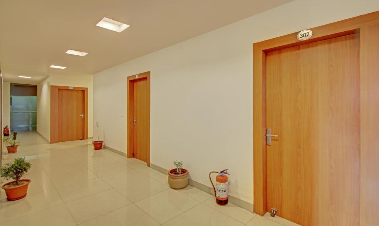 Treebo Tms Residency Hotel นิวเดลี ภายนอก รูปภาพ